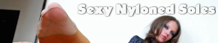 Nylonfeetparty.com picture banner: Wrinkled soles in nylon